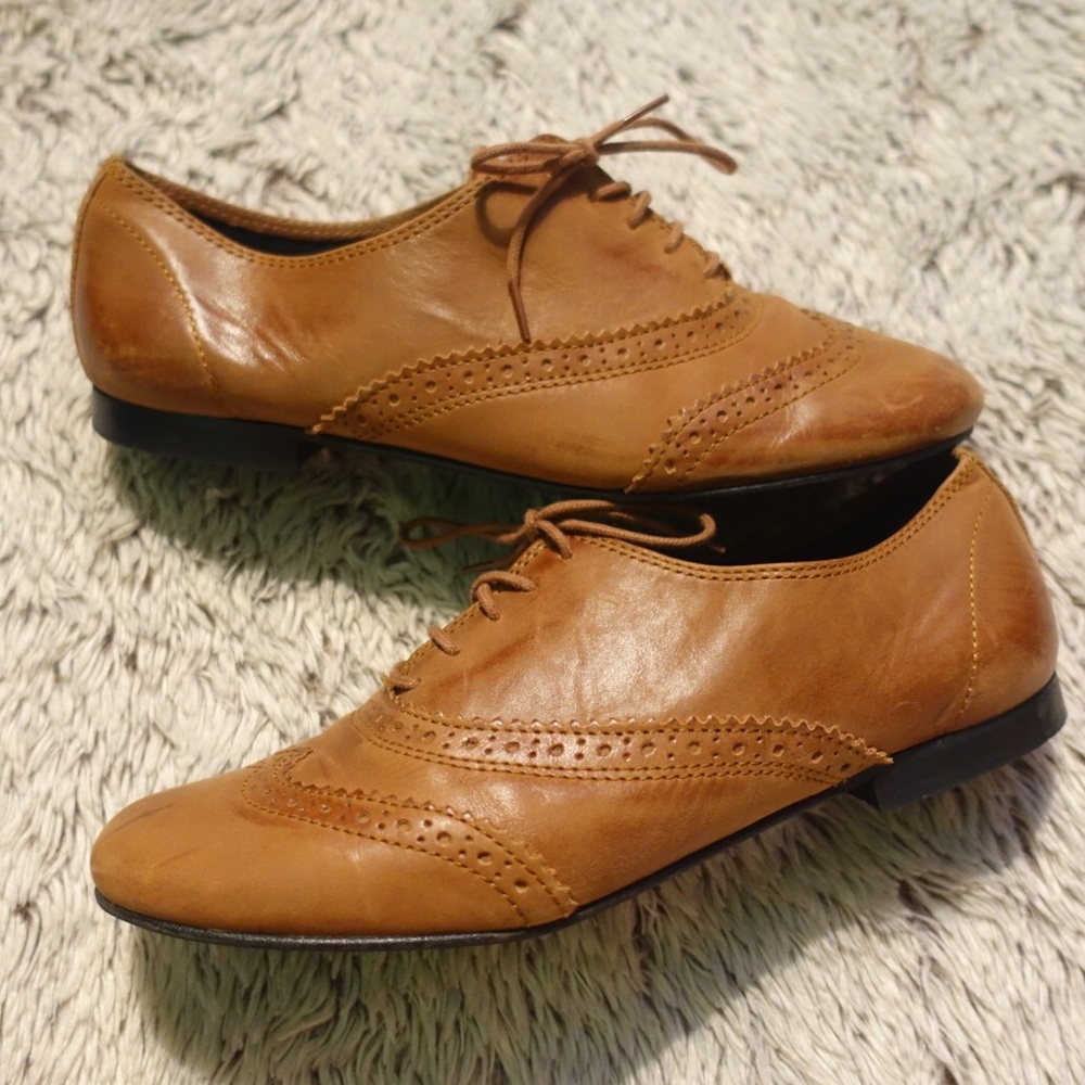 Brown Tie-Up Loafers